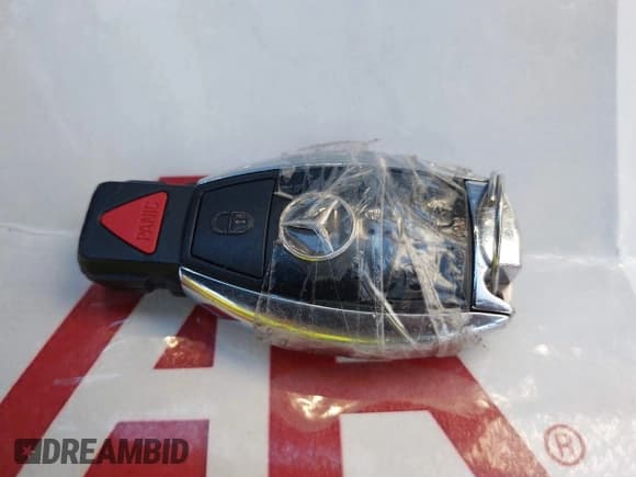 ✅ 2016 Mercedes-Benz C 300 • VIN: 55SWF4KB5GU105108 • Lot: 43705564. Wystawiony na IAAI z przebiegiem 206 994 mil. Bezpłatny archiwum sprzedaży aukcyjnych z USA i szczegółowy raport historii pojazdu na DreamBid. Zdjęcie 11.