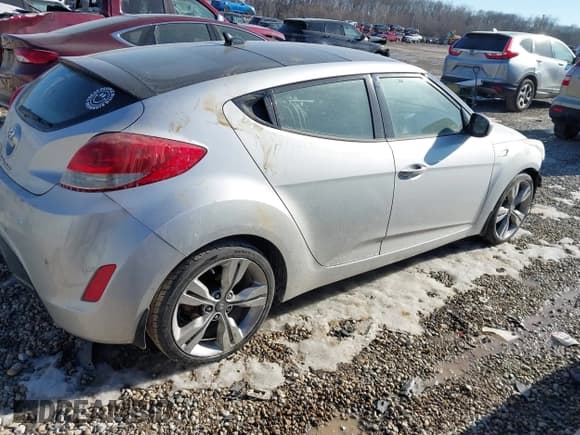 ✅ 2012 Hyundai Veloster w/Gray Int • VIN: KMHTC6AD4CU030698 • Lot: 41416956. Wystawiony na IAAI z przebiegiem 122 248 mil. Bezpłatny archiwum sprzedaży aukcyjnych z USA i szczegółowy raport historii pojazdu na DreamBid. Zdjęcie 4.