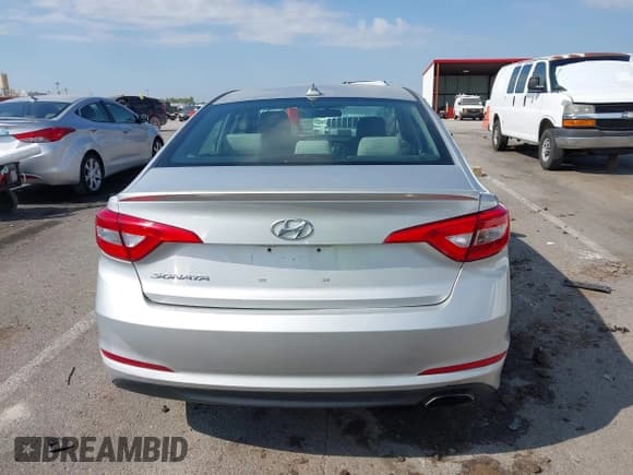 ✅ 2015 Hyundai Sonata SE • VIN: 5NPE24AF4FH100186 • Лот: 43355805. Опубликован ранее на IAAI с пробегом 118 164 миль. Бесплатный доступ к архиву аукционных продаж из США и подробный отчёт об истории автомобиля на DreamBid. Изображение 16.