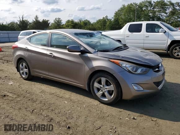 ✅ 2013 Hyundai Elantra GLS • VIN: 5NPDH4AE9DH257789 • Lot: 71285505. Listed on Copart with 60,960 mi. Free auction sales archive from the USA and detailed vehicle history report at DreamBid. Image 4.