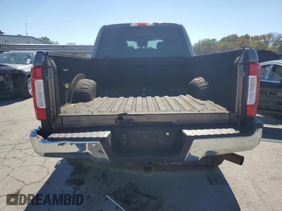 ✅ 2018 Ford F-250 XLT • VIN: 1FT7W2B62JEC08797 • Lot: 86644835. Listed on Copart with 113,813 mi. Free auction sales archive from the USA and detailed vehicle history report at DreamBid. Image 6.