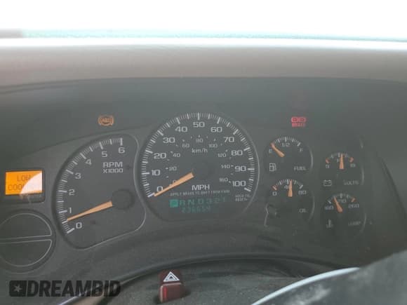 ✅ 2002 Chevrolet Suburban LT • VIN: 3GNFK16TX2G315146 • Лот: 64314435. Опубликован ранее на Copart с пробегом 236 654 миль. Бесплатный доступ к архиву аукционных продаж из США и подробный отчёт об истории автомобиля на DreamBid. Изображение 9.