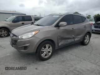 2011 Hyundai Tucson Limited z VIN KM8JUCAC0BU224654, wystawiony jako Copart lot #83989635 z przebiegiem 168 610 mil mil oraz Szkoda całkowita • Salvage title. Historia ofert i sprzedaży dostępna na DreamBid. Obrazek 1.
