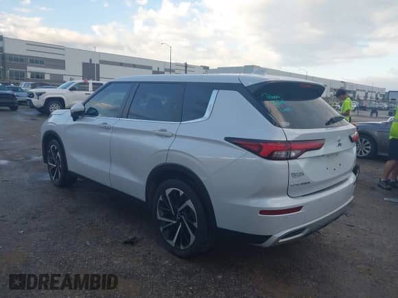 2024 Mitsubishi Outlander SE z VIN JA4J3VA81RZ009113, wystawiony jako IAAI lot #43244317 z przebiegiem 99 284 mil mil oraz . Historia ofert i sprzedaży dostępna na DreamBid. Obrazek 3.