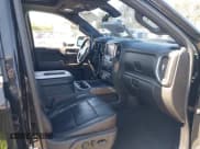 ✅ 2019 Chevrolet Silverado 1500 High Country • VIN: 3GCPWFED0KG128202 • Lot: 42626791. Wystawiony na IAAI z przebiegiem 132 247 mil. Bezpłatny archiwum sprzedaży aukcyjnych z USA i szczegółowy raport historii pojazdu na DreamBid. Zdjęcie 5.