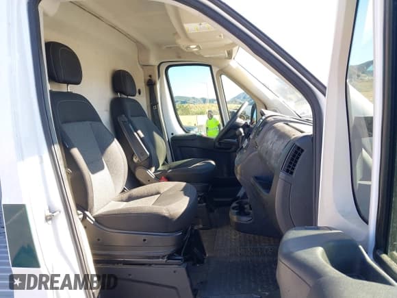 ✅ 2017 Ram ProMaster Cargo • VIN: 3C6TRVBG2HE512346 • Лот: 43761356. Опубликован ранее на IAAI с пробегом 100 600 миль. Бесплатный доступ к архиву аукционных продаж из США и подробный отчёт об истории автомобиля на DreamBid. Изображение 5.