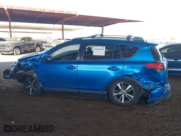 ✅ 2016 Toyota RAV4 XLE • VIN: JTMRFREV6GJ079998 • Lot: 43626410. Listed on IAAI with 165,052 mi. Free auction sales archive from the USA and detailed vehicle history report at DreamBid. Image 14.