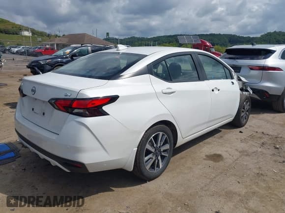 ✅ 2023 Nissan Versa SV • VIN: 3N1CN8EV5PL824111 • Лот: 42994065. Опубликован ранее на IAAI с пробегом 108 958 миль. Бесплатный доступ к архиву аукционных продаж из США и подробный отчёт об истории автомобиля на DreamBid. Изображение 4.