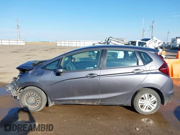 ✅ 2019 Honda Fit LX • VIN: 3HGGK5H45KM719338 • Lot: 43407932. Wystawiony na IAAI z przebiegiem 124 059 mil. Bezpłatny archiwum sprzedaży aukcyjnych z USA i szczegółowy raport historii pojazdu na DreamBid. Zdjęcie 14.