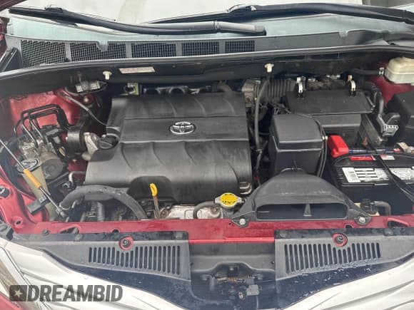 ✅ 2013 Toyota Sienna XLE • VIN: 5TDDK3DC3DS058382 • Lot: 42521554. Wystawiony na IAAI z przebiegiem 276 065 mil. Bezpłatny archiwum sprzedaży aukcyjnych z USA i szczegółowy raport historii pojazdu na DreamBid. Zdjęcie 10.