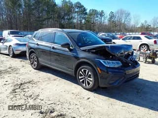 ✅ 2022 Volkswagen Tiguan S • VIN: 3VV0B7AX8NM109097 • Lot: 41357488. Wystawiony na IAAI z przebiegiem 67 492 mil. Bezpłatny archiwum sprzedaży aukcyjnych z USA i szczegółowy raport historii pojazdu na DreamBid. Zdjęcie 1.