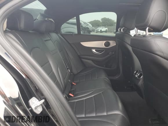 ✅ 2018 Mercedes-Benz C 300 • VIN: 55SWF4JB7JU266925 • Lot: 71359005. Listed on Copart with 108,829 mi. Free auction sales archive from the USA and detailed vehicle history report at DreamBid. Image 10.