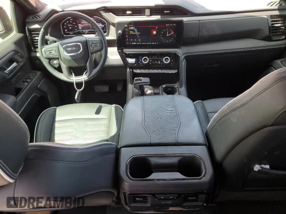 ✅ 2024 GMC Sierra 1500 AT4X • VIN: 3GTUUFEL7RG107891 • Лот: 50425115. Опубликован ранее на Copart с пробегом 8 678 миль. Бесплатный доступ к архиву аукционных продаж из США и подробный отчёт об истории автомобиля на DreamBid. Изображение 8.