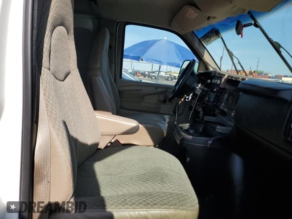 ✅ 2008 Chevrolet Express Cargo • VIN: 1GCGG25C581167937 • Lot: 52174855. Listed on Copart with 186,959 mi. Free auction sales archive from the USA and detailed vehicle history report at DreamBid. Image 11.