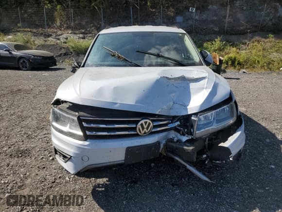 ✅ 2018 Volkswagen Tiguan SEL • VIN: 3VV2B7AX8JM100502 • Lot: 81006435. Listed on Copart with 89,904 mi. Free auction sales archive from the USA and detailed vehicle history report at DreamBid. Image 5.