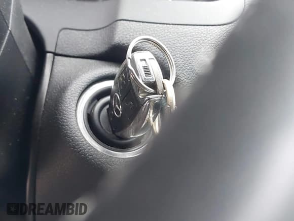 ✅ 2011 Mercedes-Benz C 300 Sport • VIN: WDDGF8BB7BR186585 • Lot: 43877923. Wystawiony na IAAI z przebiegiem 170 091 mil. Bezpłatny archiwum sprzedaży aukcyjnych z USA i szczegółowy raport historii pojazdu na DreamBid. Zdjęcie 11.