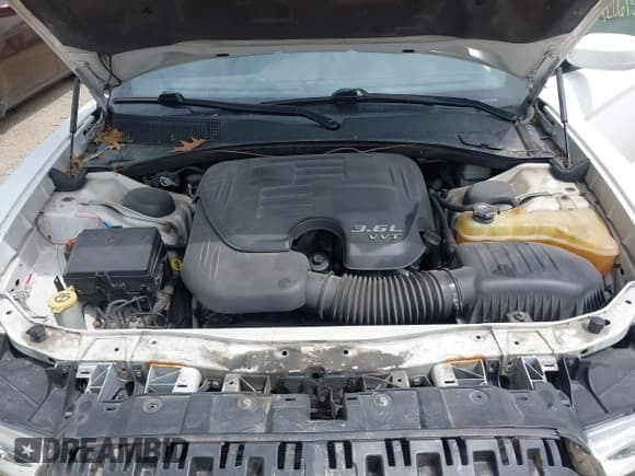 ✅ 2011 Dodge Charger • VIN: 2B3CL1CG1BH578398 • Lot: 42261315. Wystawiony na IAAI z przebiegiem 184 947 mil. Bezpłatny archiwum sprzedaży aukcyjnych z USA i szczegółowy raport historii pojazdu na DreamBid. Zdjęcie 10.