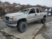 ✅ 2006 Chevrolet Silverado 2500HD Work Truck • VIN: 1GCHK29U06E211466 • Lot: 45384955. Wystawiony na Copart z przebiegiem Nie podano. Bezpłatny archiwum sprzedaży aukcyjnych z USA i szczegółowy raport historii pojazdu na DreamBid. Zdjęcie 1.