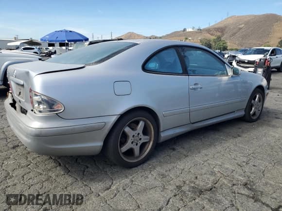 ✅ 2001 Mercedes-Benz CLK 320/430 • VIN: WDBLJ70G51F175387 • Лот: 62366175. Опубликован ранее на Copart с пробегом 155 731 миль. Бесплатный доступ к архиву аукционных продаж из США и подробный отчёт об истории автомобиля на DreamBid. Изображение 3.