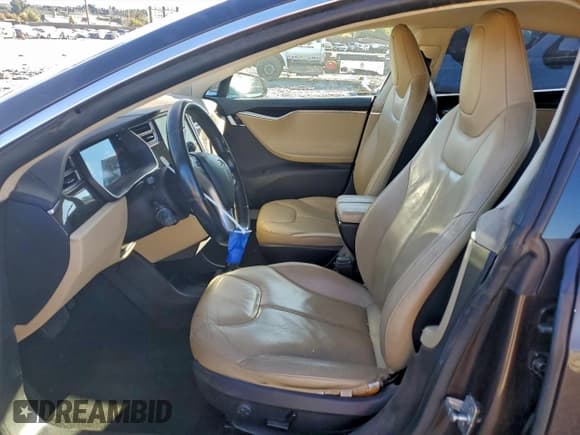 ✅ 2014 Tesla Model S 60 • VIN: 5YJSA1H17EFP52666 • Лот: 95309675. Опубликован ранее на Copart с пробегом 138 638 миль. Бесплатный доступ к архиву аукционных продаж из США и подробный отчёт об истории автомобиля на DreamBid. Изображение 7.