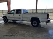 ✅ 2006 Chevrolet Silverado 2500HD Work Truck • VIN: 1GCHC23UX6F139191 • Лот: 42126165. Опубликован ранее на Copart с пробегом 311 668 миль. Бесплатный доступ к архиву аукционных продаж из США и подробный отчёт об истории автомобиля на DreamBid. Изображение 2.