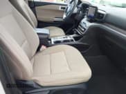 ✅ 2023 Ford Explorer XLT • VIN: 1FMSK7DH3PGC33167 • Lot: 42241818. Wystawiony na IAAI z przebiegiem 21 832 mil. Bezpłatny archiwum sprzedaży aukcyjnych z USA i szczegółowy raport historii pojazdu na DreamBid. Zdjęcie 5.