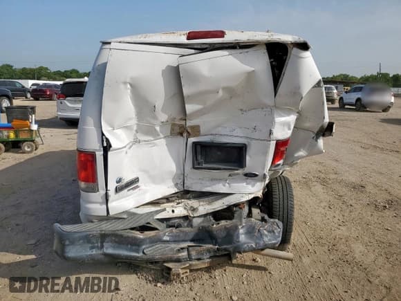✅ 2012 Ford Econoline Cargo Recreational • VIN: 1FTNE2EW5CDB26044 • Lot: 61086745. Wystawiony na Copart z przebiegiem 285 091 mil. Bezpłatny archiwum sprzedaży aukcyjnych z USA i szczegółowy raport historii pojazdu na DreamBid. Zdjęcie 6.
