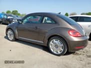 ✅ 2013 Volkswagen Beetle Fender Edition • VIN: 3VWJP7AT5DM654574 • Лот: 57112805. Опубликован ранее на Copart с пробегом 95 635 миль. Бесплатный доступ к архиву аукционных продаж из США и подробный отчёт об истории автомобиля на DreamBid. Изображение 2.