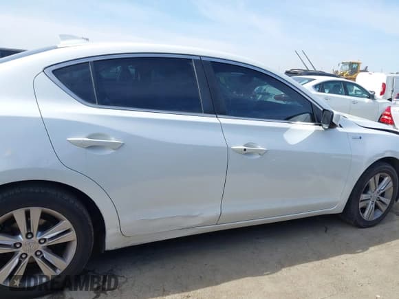✅ 2013 Acura ILX Hybrid Technology • VIN: 19VDE3F78DE301100 • Лот: 41476957. Опубликован ранее на IAAI с пробегом 121 487 миль. Бесплатный доступ к архиву аукционных продаж из США и подробный отчёт об истории автомобиля на DreamBid. Изображение 13.