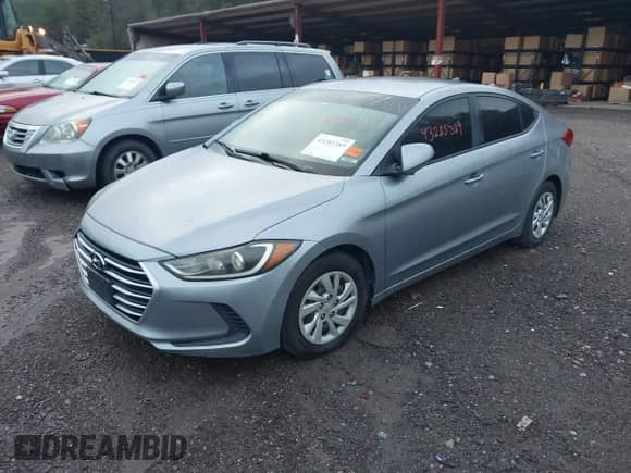 2017 Hyundai Elantra SE z VIN 5NPD74LF0HH112008, wystawiony jako IAAI lot #43285389 z przebiegiem 230 554 mil mil oraz . Historia ofert i sprzedaży dostępna na DreamBid. Obrazek 2.