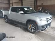 ✅ 2023 Rivian R1T Adventure • VIN: 7FCTGAAA8PN021594 • Lot: 42725147. Wystawiony na IAAI z przebiegiem 16 480 mil. Bezpłatny archiwum sprzedaży aukcyjnych z USA i szczegółowy raport historii pojazdu na DreamBid. Zdjęcie 1.