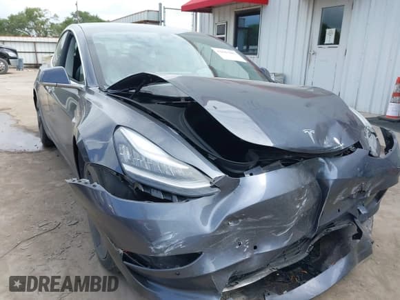 ✅ 2020 Tesla Model 3 Long Range • VIN: 5YJ3E1EB7LF663182 • Lot: 42687885. Wystawiony na IAAI z przebiegiem 31 176 mil. Bezpłatny archiwum sprzedaży aukcyjnych z USA i szczegółowy raport historii pojazdu na DreamBid. Zdjęcie 6.