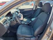 ✅ 2012 Volkswagen Passat S • VIN: 1VWAH7A34CC064749 • Лот: 68156095. Опубликован ранее на Copart с пробегом 177 879 миль. Бесплатный доступ к архиву аукционных продаж из США и подробный отчёт об истории автомобиля на DreamBid. Изображение 7.