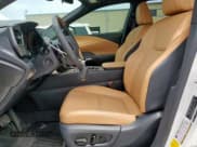 ✅ 2025 Lexus RX 350 • VIN: 2T2BAMBA2SC054715 • Lot: 57176265. Wystawiony na Copart z przebiegiem 18 241 mil. Bezpłatny archiwum sprzedaży aukcyjnych z USA i szczegółowy raport historii pojazdu na DreamBid. Zdjęcie 7.