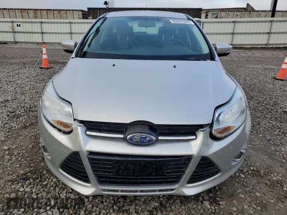 ✅ 2012 Ford Focus SE • VIN: 1FAHP3K23CL188553 • Lot: 93265285. Wystawiony na Copart z przebiegiem 63 010 mil. Bezpłatny archiwum sprzedaży aukcyjnych z USA i szczegółowy raport historii pojazdu na DreamBid. Zdjęcie 5.