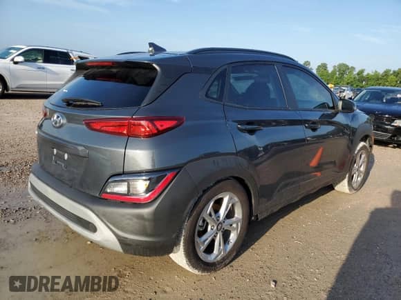 2022 Hyundai Kona SEL z VIN KM8K62AB6NU895069, wystawiony jako Copart lot #52220863 z przebiegiem 11 484 mil mil oraz . Historia ofert i sprzedaży dostępna na DreamBid. Obrazek 3.