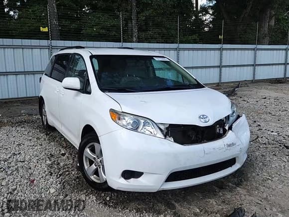 ✅ 2017 Toyota Sienna LE Auto Access Seat • VIN: 5TDKZ3DC7HS781600 • Lot: 70770895. Wystawiony na Copart z przebiegiem 146 070 mil. Bezpłatny archiwum sprzedaży aukcyjnych z USA i szczegółowy raport historii pojazdu na DreamBid. Zdjęcie 15.