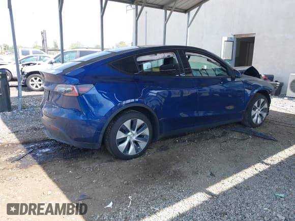 ✅ 2022 Tesla Model Y Long Range • VIN: 7SAYGDEE2NF306932 • Lot: 42167874. Wystawiony na IAAI z przebiegiem 58 478 mil. Bezpłatny archiwum sprzedaży aukcyjnych z USA i szczegółowy raport historii pojazdu na DreamBid. Zdjęcie 4.