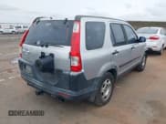 ✅ 2005 Honda CR-V LX • VIN: JHLRD78585C046429 • Lot: 43753243. Wystawiony na IAAI z przebiegiem 295 529 mil. Bezpłatny archiwum sprzedaży aukcyjnych z USA i szczegółowy raport historii pojazdu na DreamBid. Zdjęcie 4.