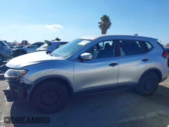 ✅ 2017 Nissan Rogue S • VIN: KNMAT2MT4HP511452 • Lot: 43183874. Listed on IAAI with 114,583 mi. Free auction sales archive from the USA and detailed vehicle history report at DreamBid. Image 15.