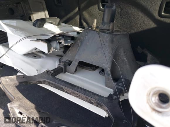 ✅ 2024 Jeep Wrangler Sport S • VIN: 1C4PJXDG5RW244037 • Лот: 42322052. Опубликован ранее на IAAI с пробегом 29 580 миль. Бесплатный доступ к архиву аукционных продаж из США и подробный отчёт об истории автомобиля на DreamBid. Изображение 12.