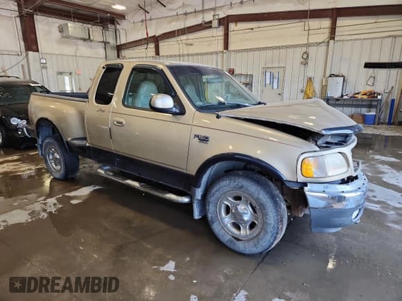 ✅ 1999 Ford F-150 XL • VIN: 1FTRX08W1XKA32224 • Lot: 71738115. Wystawiony na Copart z przebiegiem 272 309 mil. Bezpłatny archiwum sprzedaży aukcyjnych z USA i szczegółowy raport historii pojazdu na DreamBid. Zdjęcie 4.
