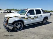 ✅ 2005 Chevrolet Avalanche LS • VIN: 3GNEC12Z05G288966 • Lot: 68037135. Listed on Copart with 164,198 mi. Free auction sales archive from the USA and detailed vehicle history report at DreamBid. Image 1.