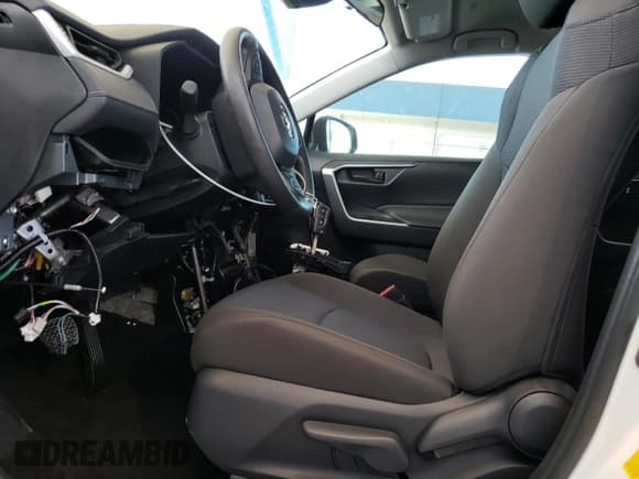 ✅ 2025 Toyota RAV4 LE • VIN: 2T3H1RFV2SC323179 • Lot: 91710335. Listed on Copart with 285 mi. Free auction sales archive from the USA and detailed vehicle history report at DreamBid. Image 7.