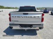 ✅ 2022 Chevrolet Silverado 1500 Work Truck • VIN: 1GCPAAEK9NZ556967 • Lot: 53631065. Wystawiony na Copart z przebiegiem 49 014 mil. Bezpłatny archiwum sprzedaży aukcyjnych z USA i szczegółowy raport historii pojazdu na DreamBid. Zdjęcie 6.