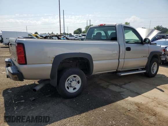 ✅ 2005 Chevrolet Silverado 2500HD Work Truck • VIN: 1GCHC24U65E340203 • Лот: 66606975. Опубликован ранее на Copart с пробегом 238 963 миль. Бесплатный доступ к архиву аукционных продаж из США и подробный отчёт об истории автомобиля на DreamBid. Изображение 3.