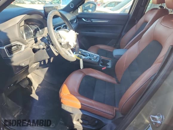 ✅ 2024 Mazda CX-5 Carbon Edition • VIN: JM3KFBAY0R0528472 • Лот: 85495555. Опубликован ранее на Copart с пробегом 19 832 миль. Бесплатный доступ к архиву аукционных продаж из США и подробный отчёт об истории автомобиля на DreamBid. Изображение 7.