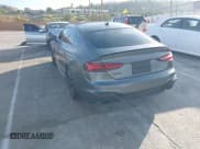 ✅ 2022 Audi RS 5 Sportback • VIN: WUAAWCF52NA902922 • Lot: 42484023. Wystawiony na IAAI z przebiegiem 37 014 mil. Bezpłatny archiwum sprzedaży aukcyjnych z USA i szczegółowy raport historii pojazdu na DreamBid. Zdjęcie 3.