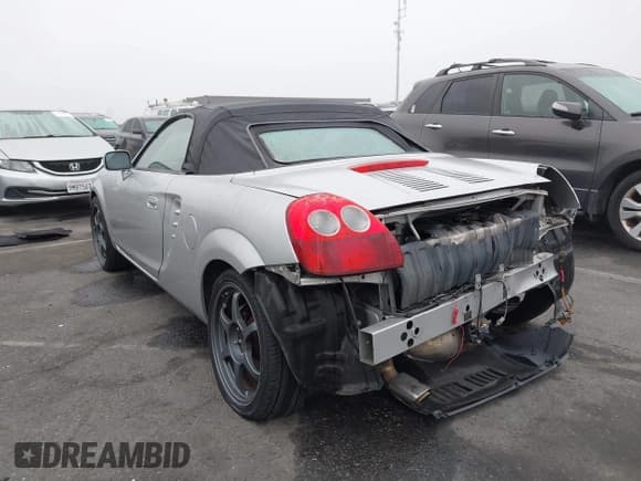 ✅ 2003 Toyota MR2 • VIN: JTDFR320530064196 • Lot: 43668247. Listed on IAAI with 115,605 mi. Free auction sales archive from the USA and detailed vehicle history report at DreamBid. Image 3.