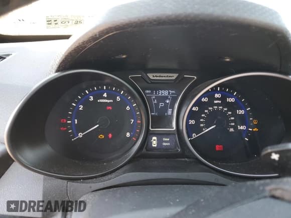 ✅ 2013 Hyundai Veloster Turbo • VIN: KMHTC6AE7DU110233 • Lot: 46612815. Wystawiony na Copart z przebiegiem 113 987 mil. Bezpłatny archiwum sprzedaży aukcyjnych z USA i szczegółowy raport historii pojazdu na DreamBid. Zdjęcie 9.